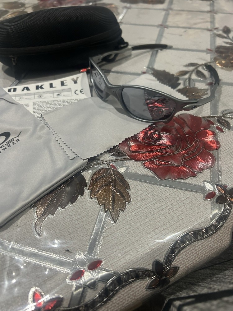 Vintage Oakley Juliet sunglasses