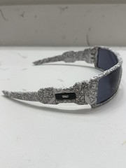 Oakley Men’s Oil Rig Sunglasses White RARE Print Frame Blue Tinted Lens