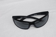 REVO RE 4057 01 BL 63-16 BEARING BLACK MIRROR POLARIZED SPORT WRAP SUNGLASSES