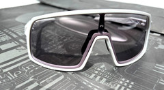 NEW Oakley SUTRO Matte White PHOTOCHROMIC Clear Lens Sunglass 9406-99