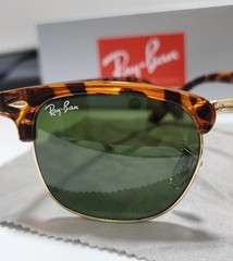 Ray-Ban RB3016 Clubmaster Sunglasses Tortoise Shell Frame Glass Green Lens 51 mm