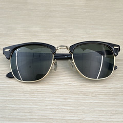Ray-Ban RB3016 Clubmaster W0365 Black/Gold Green Tinted Glass 49-21 140