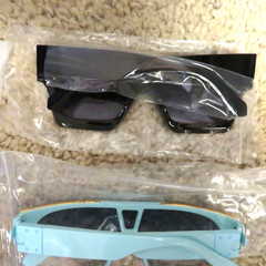 Lot of 6 pairs of Unisex Sunglasses, New in plastic bags or with tags, nice lot