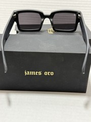 New James Oro “Icon” sunglass matte black/ black lens