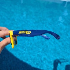 Cupcake Wine Vineyards Yellow & Blue Choose Joy Branded 400 UV Sunglasses – NWOT