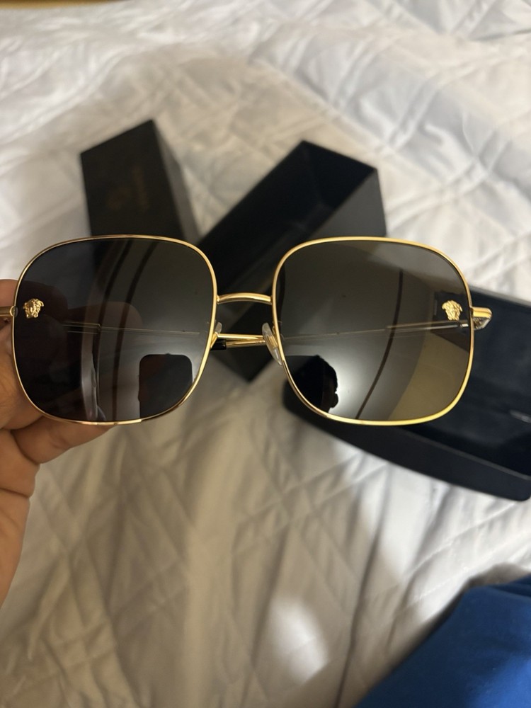Versace Men’s Square Sunglasses Gold Metal Frame Brown Tinted Lenses Case