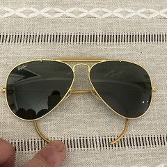 Ray-Ban Aviator Sunglasses Gold Metal Frame Green Tinted Glass Lenses Case