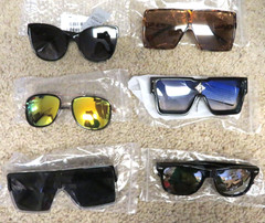 Lot of 6 pairs of Unisex Sunglasses, New in plastic bags or with tags, nice lot