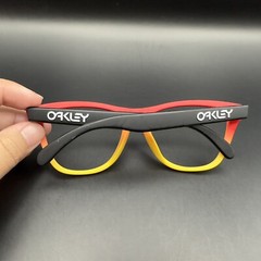 Oakley Frogskin Red/Yellow Fade Team China/Black Arms Frame