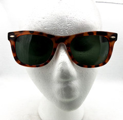 Vintage Classic Temple Tip Faux Tortoise Shell Sunglasses, Gray lens 1980s China