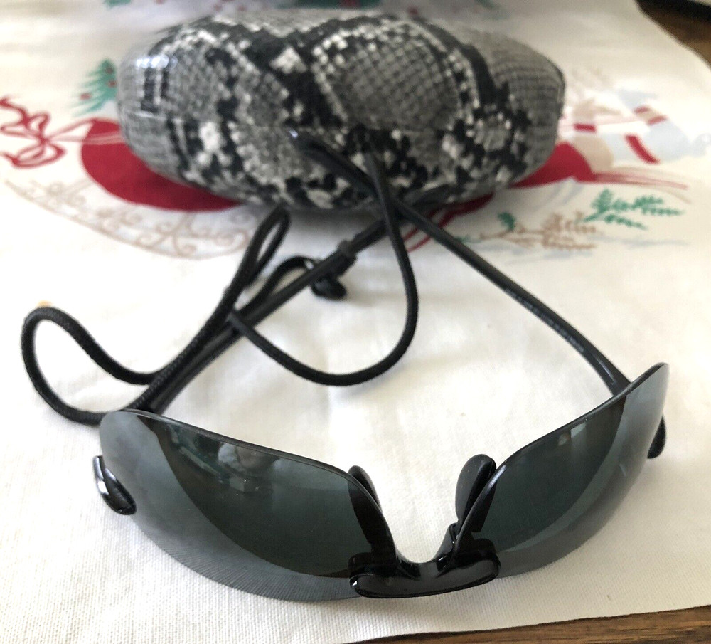 BANYANS MB-B6 Sunglasses in Case
