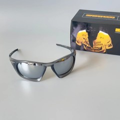 Oakley Lateralis oo9431-02 Sunglasses translucent grey frame grey Prizm lenses