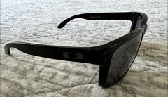 Oakley Holbrook Men’s Rectangular Sunglasses Black/Gray Tinted 57-18 137