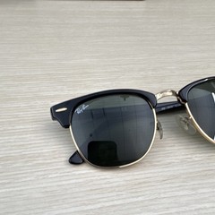 Ray-Ban RB3016 Clubmaster W0365 Black/Gold Green Tinted Glass 49-21 140