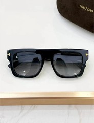 Tom Ford Fausto FT0711 Black Frame Gray Lens Sunglasses 53-20-145 New In Box