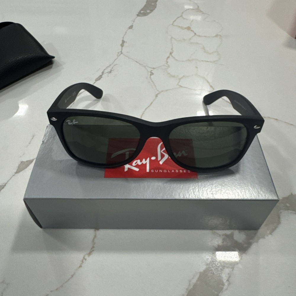 Ray-Ban New Wayfarer Black Rubber G-15 Green Sunglasses ORB2132 55mm New in Box