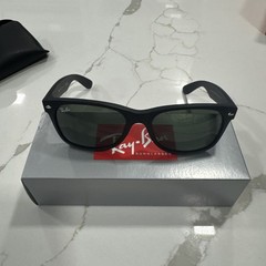 Ray-Ban New Wayfarer Black Rubber G-15 Green Sunglasses ORB2132 55mm New in Box