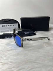 Oakley Holbrook Sunglasses Gray Frame Blue Lens Box Case Men Women Sport UV