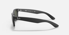Ray-Ban New Wayfarer RB2132 Sunglasses – Rubber Black/G-15 Green 55mm